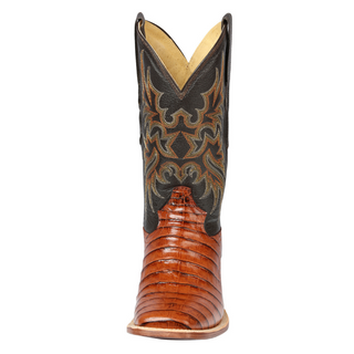 Cowboy boot with detailed pattern