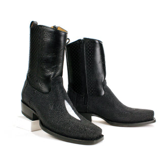 Genuine stingray leather on the vamp and premium cowhide on the shaft