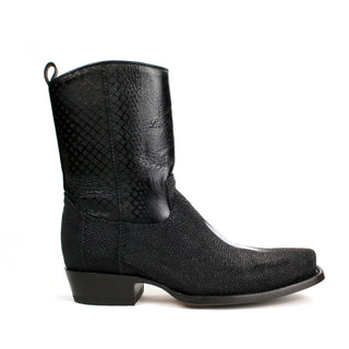 Genuine stingray leather on the vamp and premium cowhide on the shaft