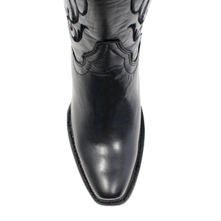 Close-up of snip toe on Artillero women’s black leather cowboy boot with detailed stitching