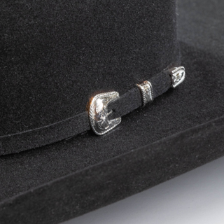 Side view of 20X Pinnacle black fur-felt hat showing silver 3-piece buckle hatband detail