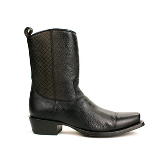 Genuine deer boots feature a rich full-grain leather finish paired with beautiful detailing for durability and character