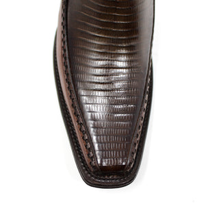 Close-up of faded brown Teju lizard vamp with European toe