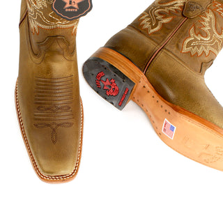 Men’s Los Altos Honey brown leather square toe cowboy boot with pull-holes and Western stitching on wood heel ( Close up)