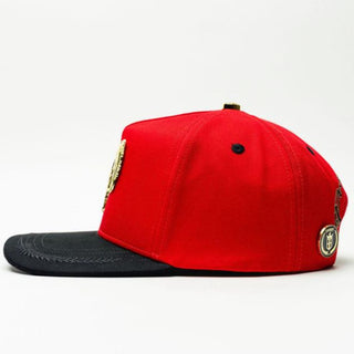 Left side of Gallo Roja snapback hat with red crown and black brim – BIGG BOSS