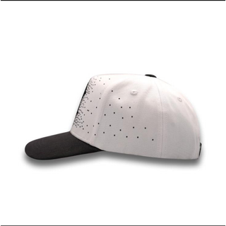 AMR 4 Letras Bigg Boss Cap - White