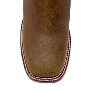 Close-up of the wide square toe and white welt stitching on Los Altos Ladies rage honey Boot.