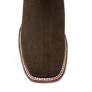 Close-up of Los Altos men’s ankle boot in tabaco nobuck with wide square toe and stitched welt.
